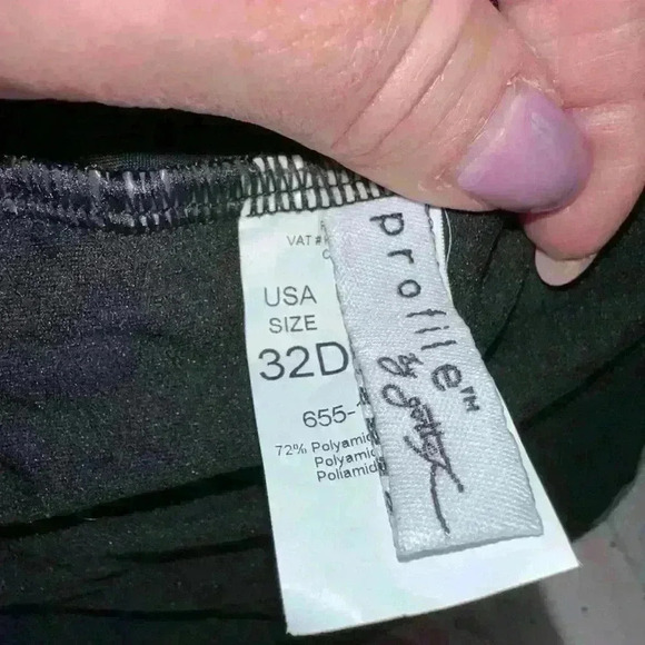 NWOT -PROFILE BY GOTTEX PRETTY WILD D-CUP SHIRRED UNDERWIRE TANKINI TOP
$108 - Picture 6 of 6